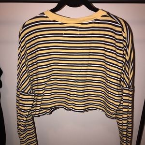 Urban Outfitters Tops - Women’s Urban Outfitters Crop top Urban Outfitters Tops - Women’s Urban Outfitters Crop top